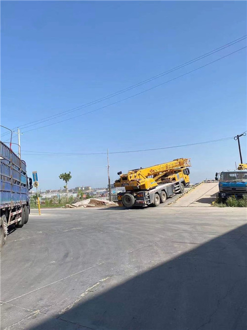 铜川市25吨吊车的租赁价格大概是多少？